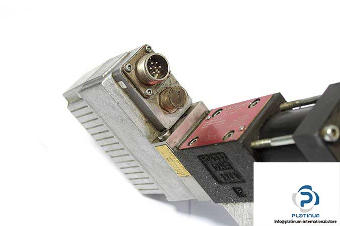 moog-d638e137-digital-control-servo-valve-3