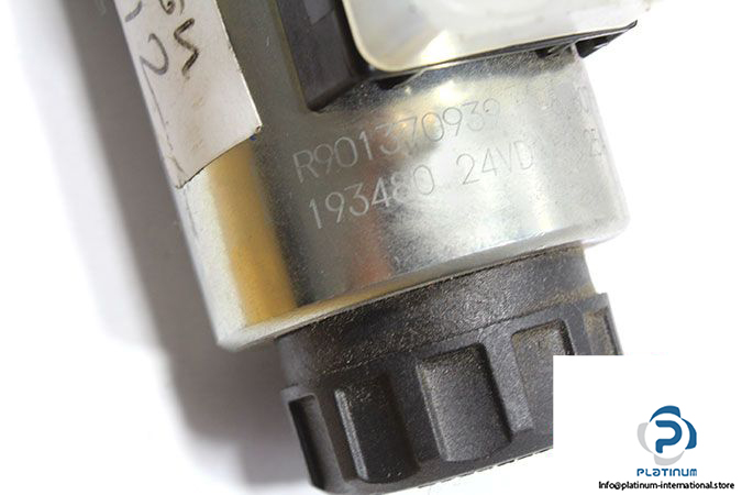 rexroth-r900548271-solenoid-operated-directional-valve-2
