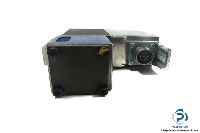 rexroth-0811404600-44-way-servo-solenoid-control-valve4_675x450