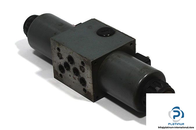 rexroth-4we-10-l30_cg24n9z5l-solenoid-operated-directional-valve-1