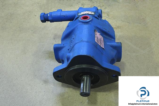 vickers-pvq13-a2r-axial-piston-pump-variable-displacement3_675x450