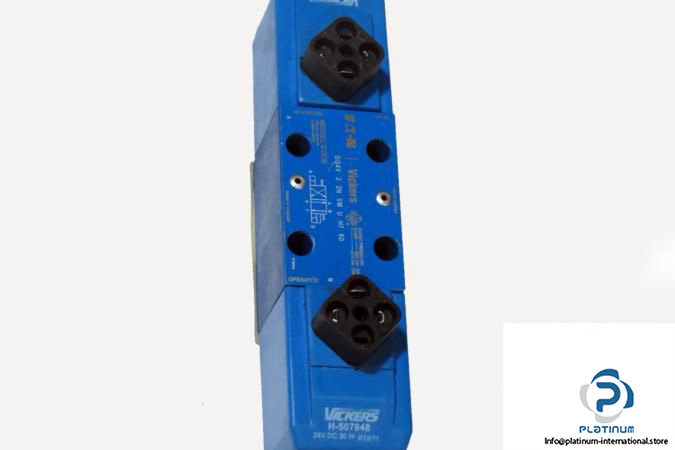 vickers-dg4v-3-2n-solenoid-operated-directional-valves4_675x450