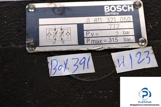 Bosch-0-811-321-050-check-valve-(used)-1