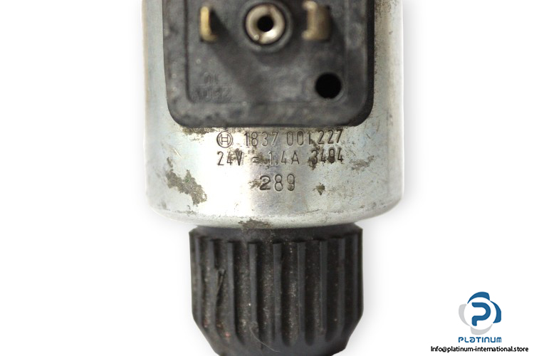 bosch-0-810-091-253-solenoid-operated-directional-control-valve-used-3