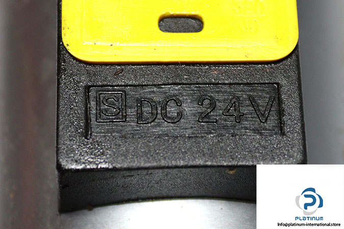 syd-DG4V-5-6C-M-U-H-20-solenoid-operated-directional-valve-new-3