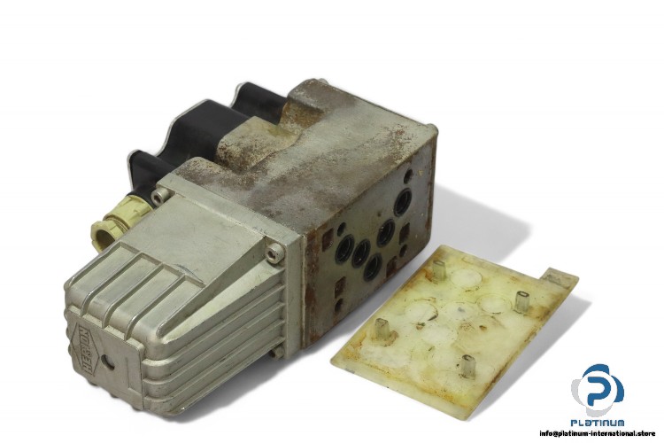 Herion-S10W02G004001300-solenoid-operated-directional-valve(used)-1