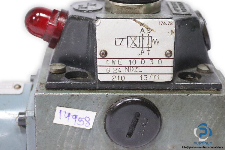 rexroth-4WE-10-D-30-G24-NDZL-directional-control-valve-used-2
