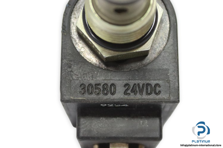 vickers-SV3-10-0-0-24DG-solenoid-directional-valve-(new)-3
