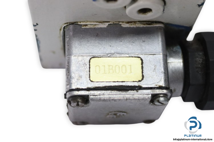 vickers-CVU-16-SWB-B29-M-10-EN6-electrical-position-controller-used-3