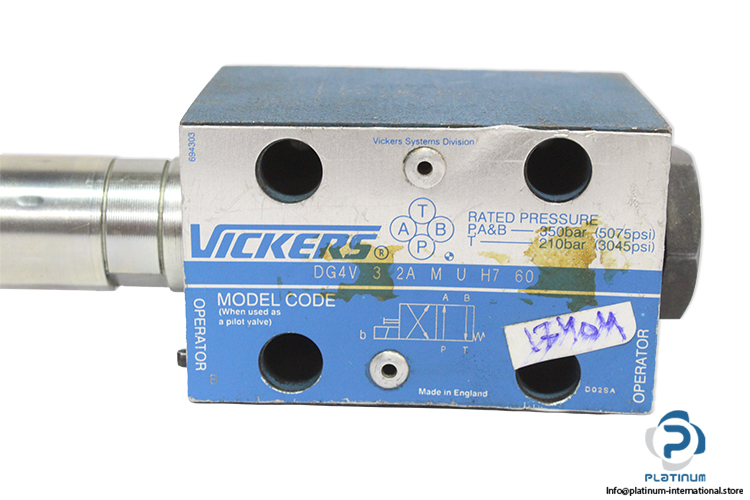 vickers-DG4V-3-2A-M-U-H7-60-solenoid-directional-valve-without-coil-(used)-1