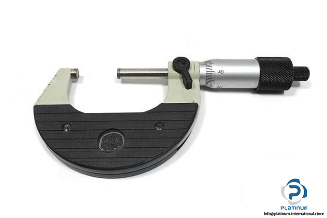 hip-d-0109-outside-micrometer4_675x450
