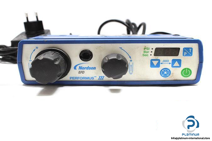 nordson-efd-performus-iii-fluid-dispenser3_675x450