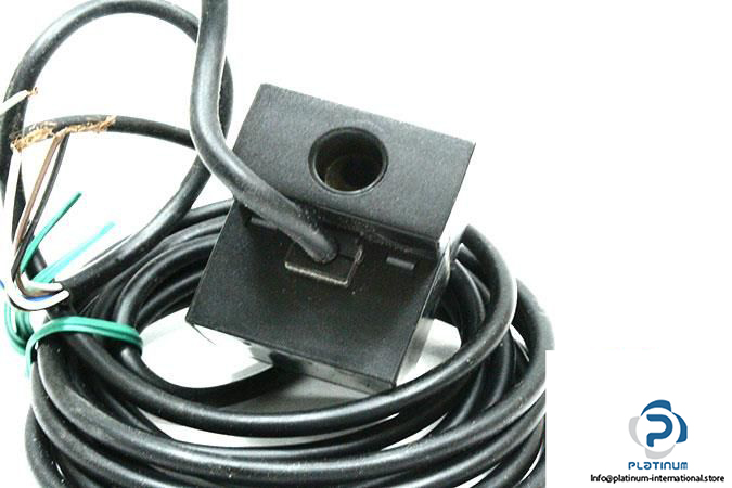 sunx-dp2-40e-vacuum-pressure-switches4_675x450