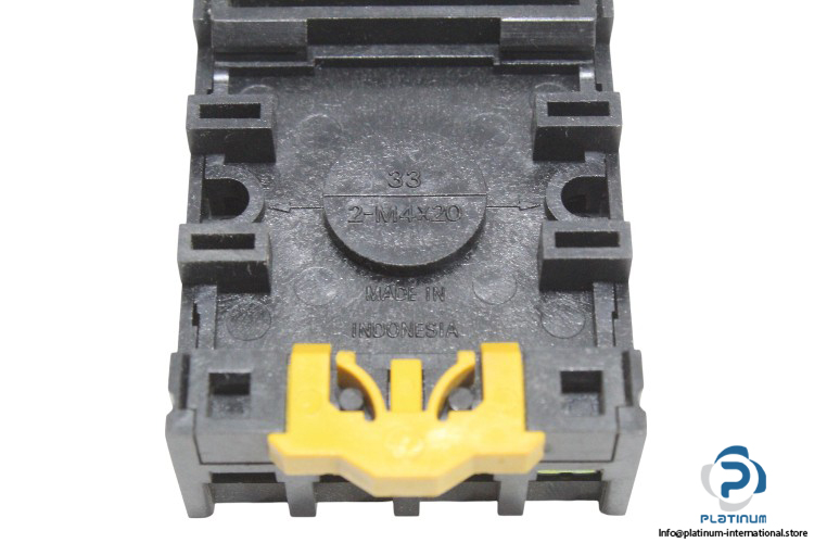 omron-PF083A-E-connecting-socket-(new)-2