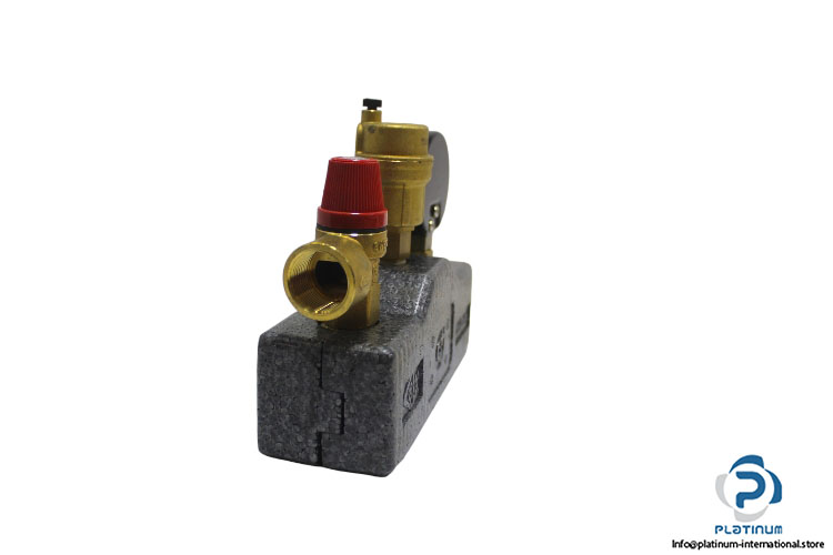 caleffi-302631-combined-air-separator-with-heating-system-accessories-2