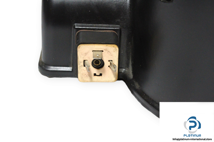 skf-KFG3-5W2-M+924-piston-pump-(used)-1