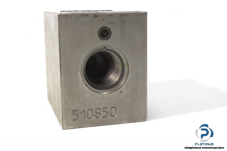 bosch-0-810-040-01-manifold-block-(new)-2