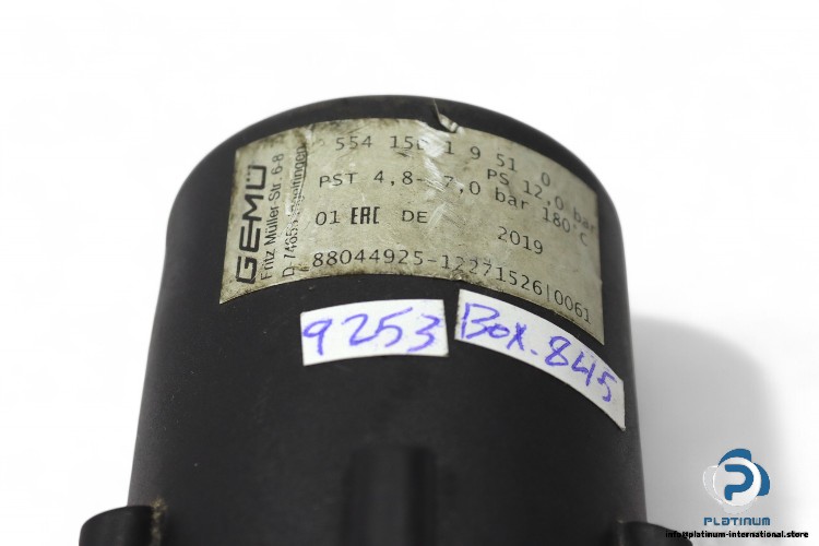 gemu-554-15D-1-9-51-0-angle-seat-globe-valve-(Used)-2