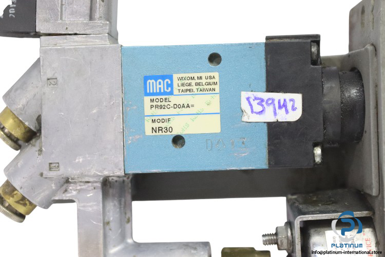 mac-pr92c-d0aa-sandwich-pressure-regulator(used)-2