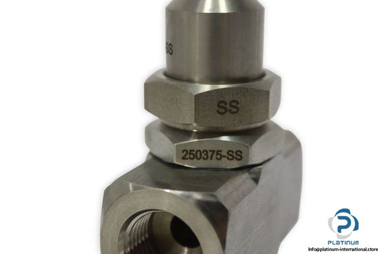 spraying-systems-1_2-J-SS-BSPT-air-atomizing-assembly-new-2