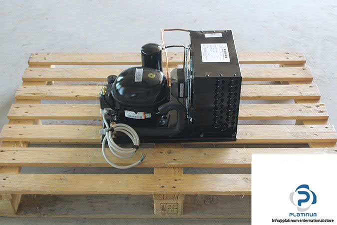 embraco-neu6187z-compressor-and-suction-accumulator-2