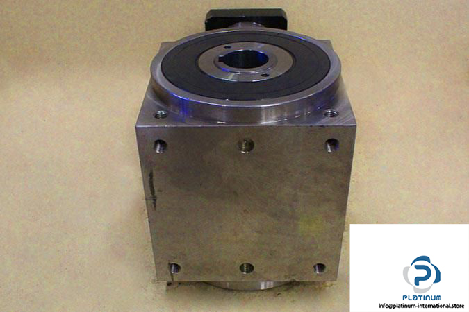 apex-at170fh-151-spiral-bevel-gearbox4_675x450
