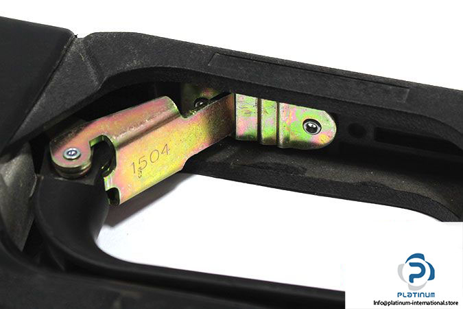 opw-11-a-black-fuel-nozzle-3-2