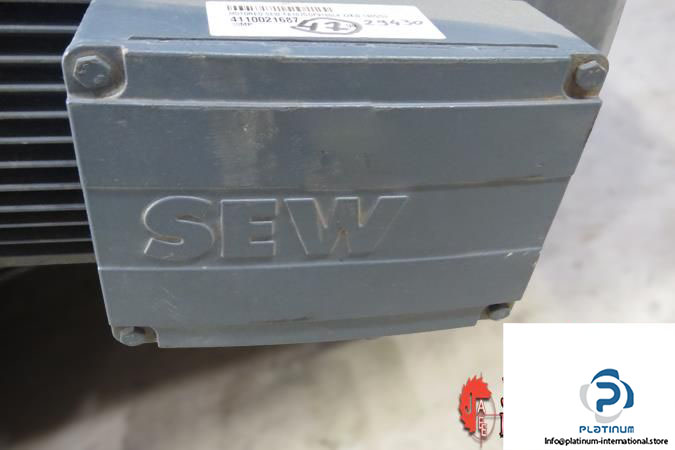 sew-fa107g-drn180l4-parallel-shaft-helical-geared-motor6_675x450