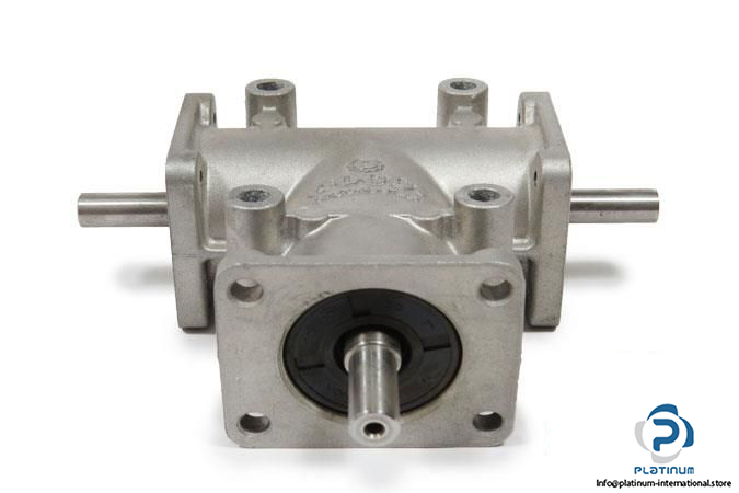 poggi-2002-r11-d12-3-way-right-angle-gearbox4_675x450