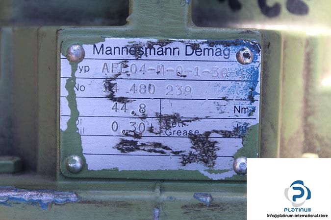 demag-kbl-71-b-2-afl04-m-0-1-30-1-geared-motor6_675x450