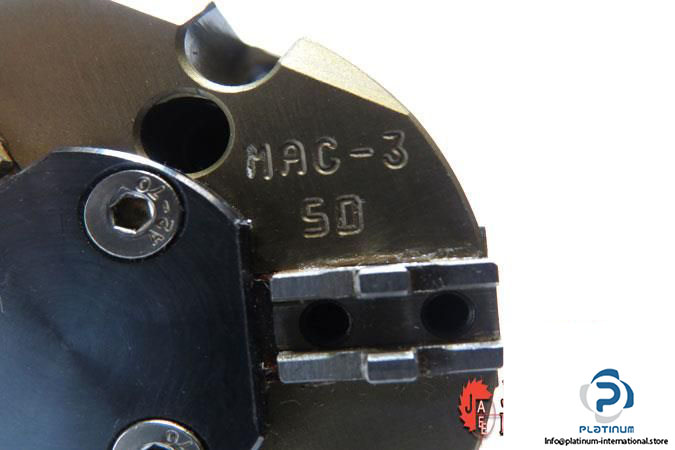 omil-mac3-50-3-finger-self-centering-pneumatic-gripper-7_675x450