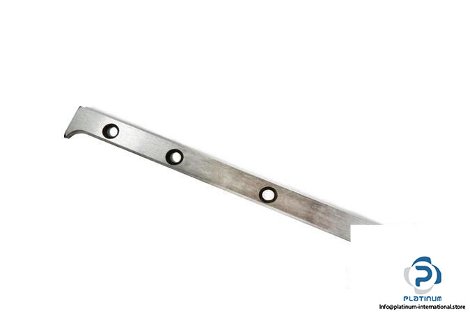 cab-5520757001-blade3_675x450