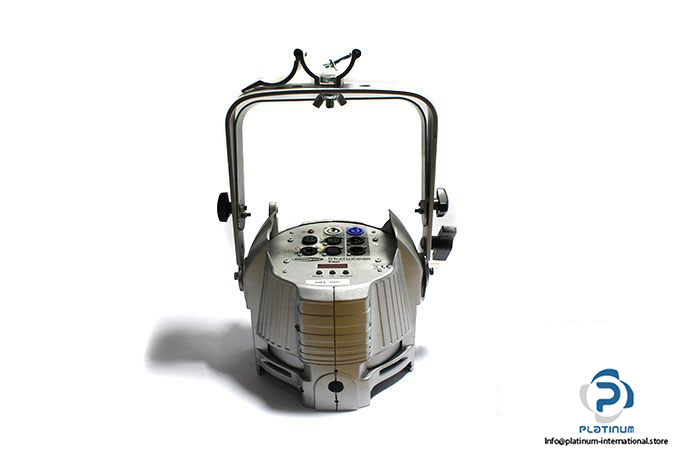 showtec-led-studiobeam-3