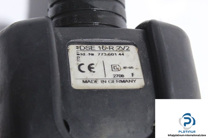 dse-16-r-2v2-control-pendants-3