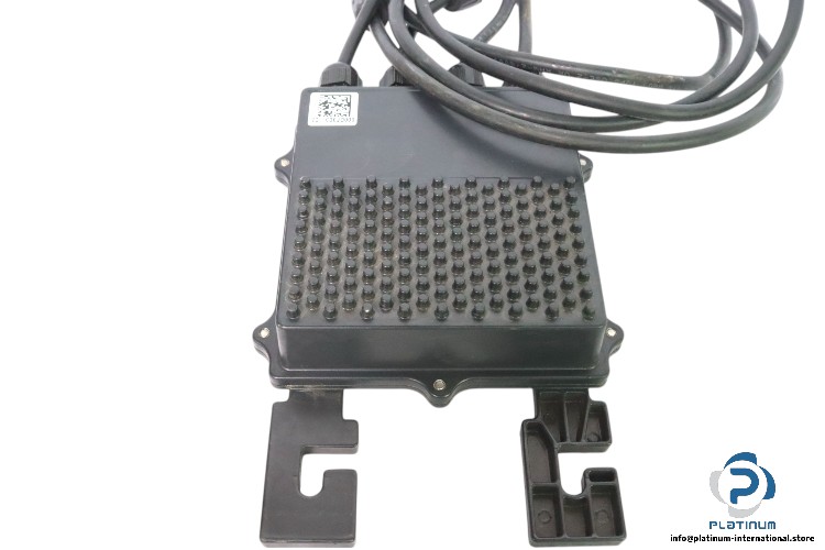 solar-edge-OP300-MV-MC4SM-4-power-optimizer-(used)-1