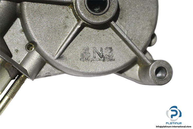 unus-MACRI-PM32-40-B15-D-dc-gearmotor-(used)-2