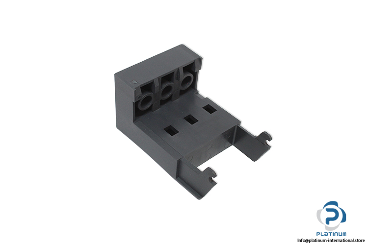 schneider-gv2gh7-spacing-adapter(new)-1