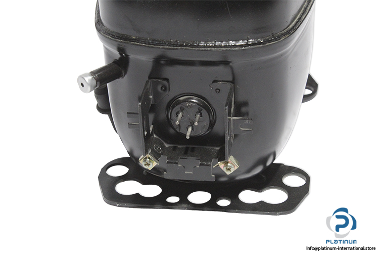 danfoss-SC15GHH-heat-pump-compressor-(new)-1