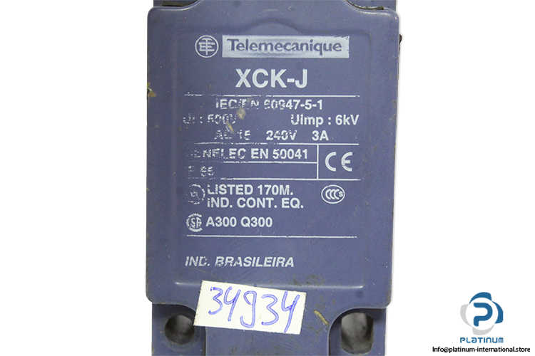 telemecanique-zck-j1-zck-e05-roller-lever-limit-switch(used)-1