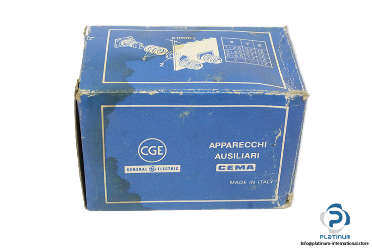 ge-077SDN11-2-position-selector-switch-with-knob-(new)-4