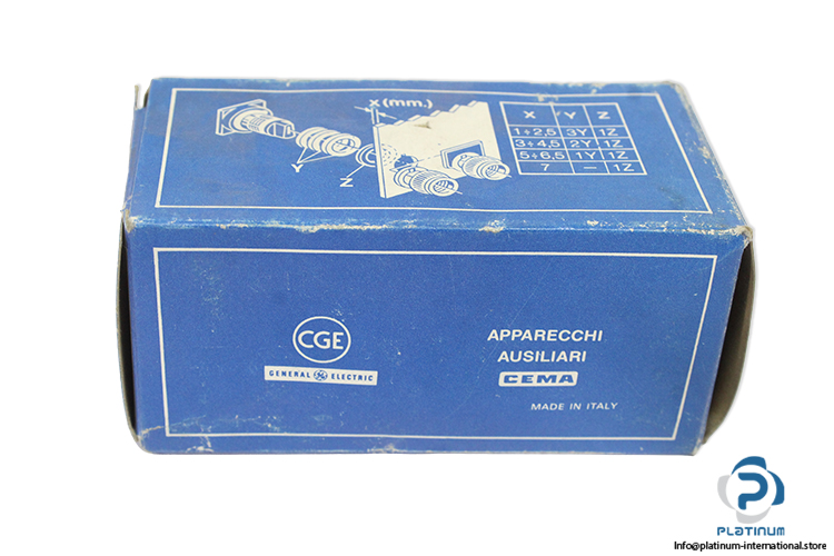 general-electric-077LT110-lamp-holder(new)-5
