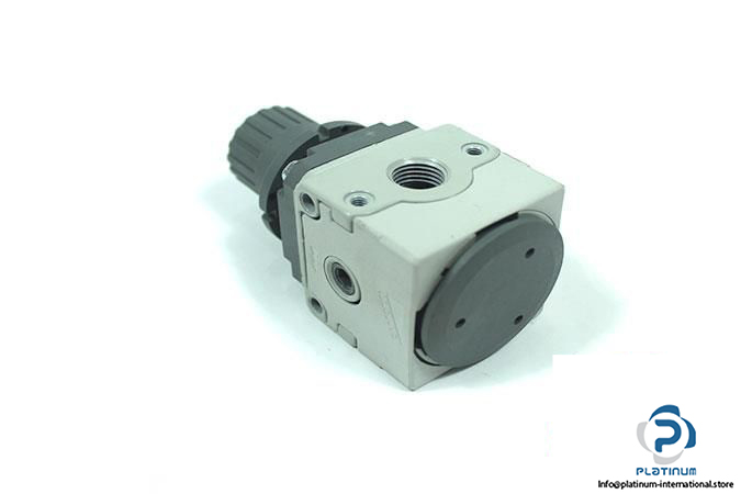 camozzi-mc104-r00-pressure-regulator-4_675x450