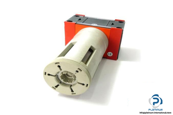 metal-work-3681001-lubricator5_675x450