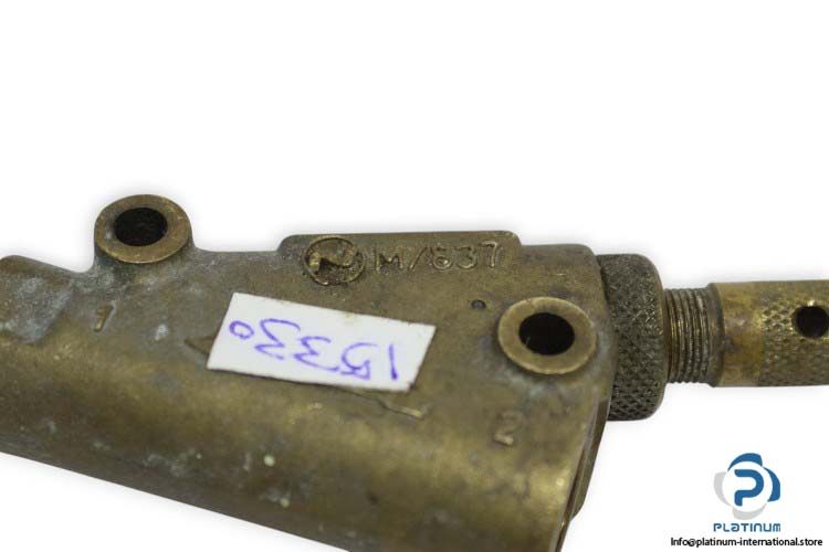 norgren-M_837-heavy-duty-uni-directional-flow-regulator-used-1