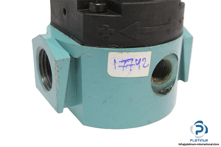 wilkerson-R16-C4-000A-C96-pressure-regulator-(new)-1