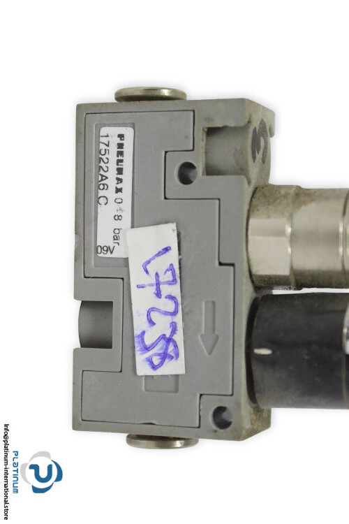 pneumax-17500A6-C-miniaturised-pressure-regulator-(used)-1
