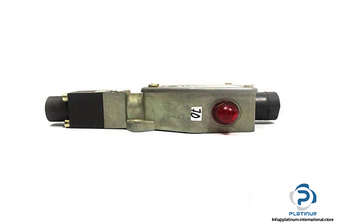 rexroth-hed-1-oa-40350-zl24-piston-type-pressure-switch3_675x450
