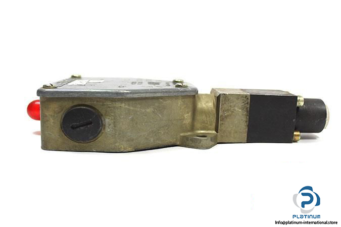 rexroth-hed-1-oa-40350-k6l24-piston-type-pressure-switch3_675x450