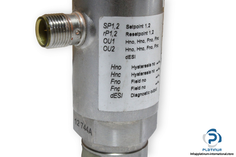 ifm-pn7009-pressure-sensor-with-display-used-2