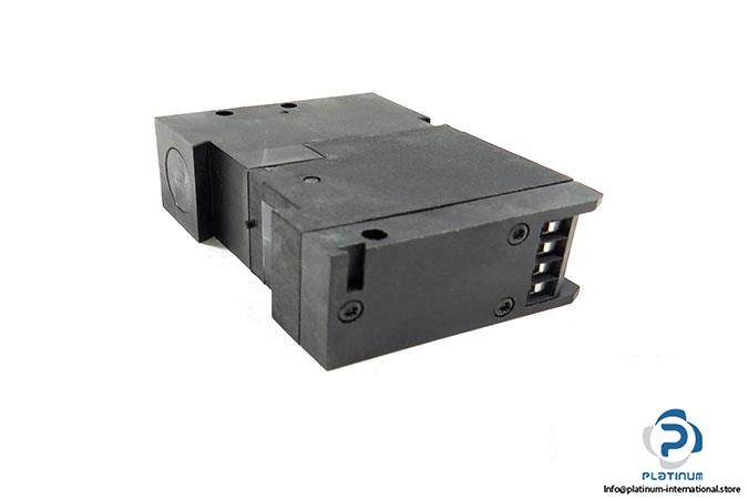 festo-152618-pressure-switch3_675x450